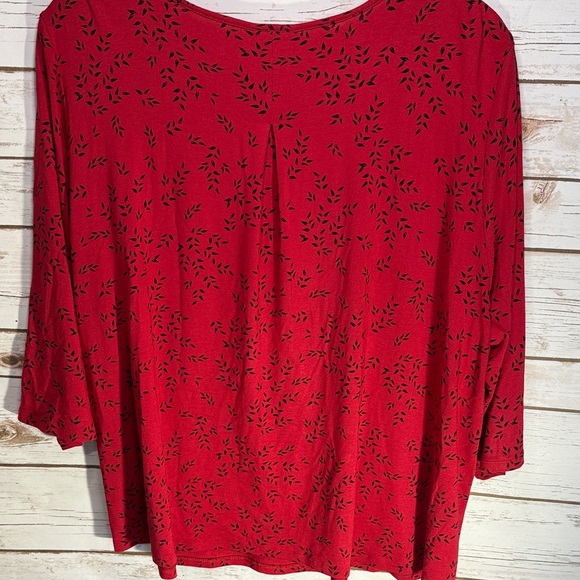 J.Jill Top WearEver Collection Red 3/4 Length Sleeve with Black Leaf Pattern - Picture 5 of 8